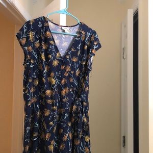 A.n.a. Size Small Floral Wrap Dress